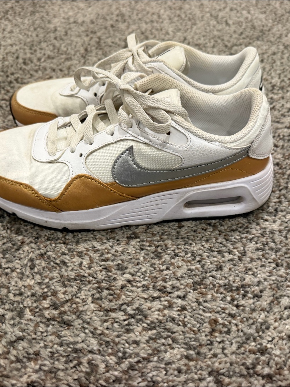 Nike Air Max90 sneakers. Size 8. Good condition